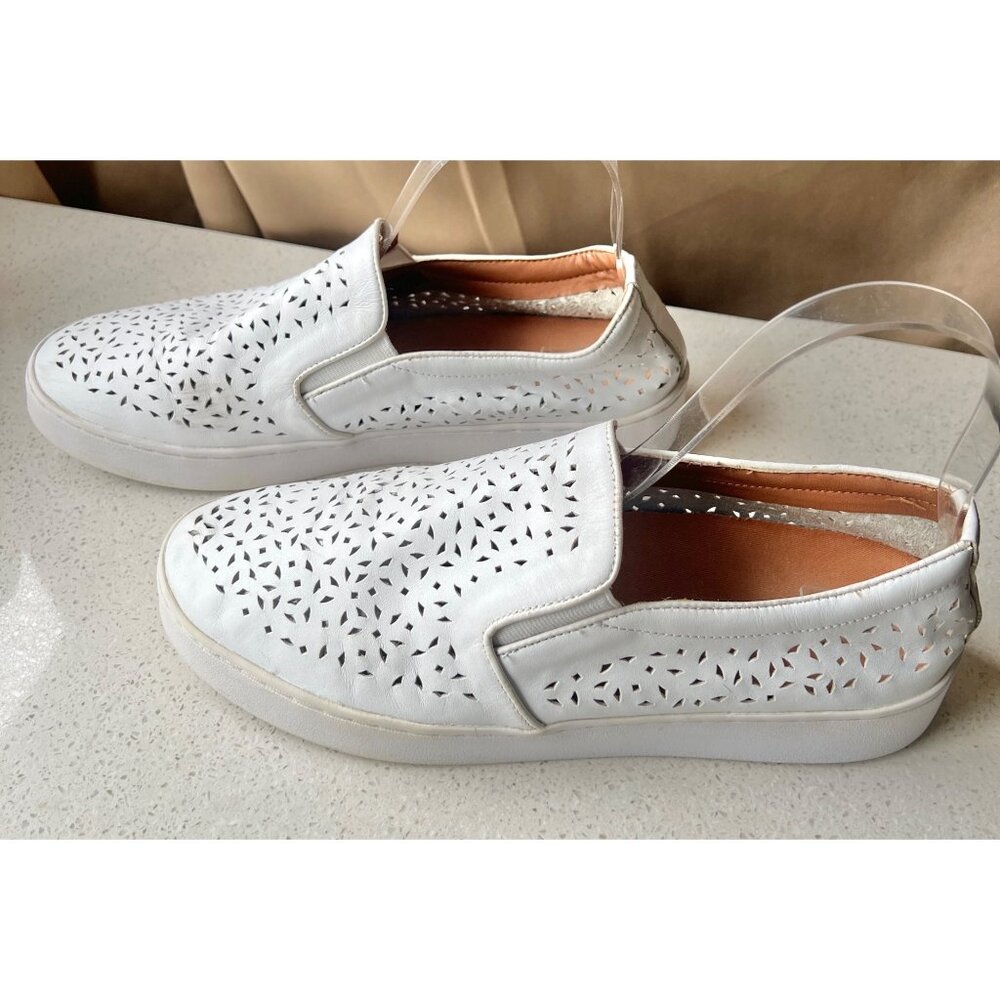 Vionic White Perforated Slip-On Sneakers Womens Size 9.5 Leather Arch Support - Picture 1 of 5